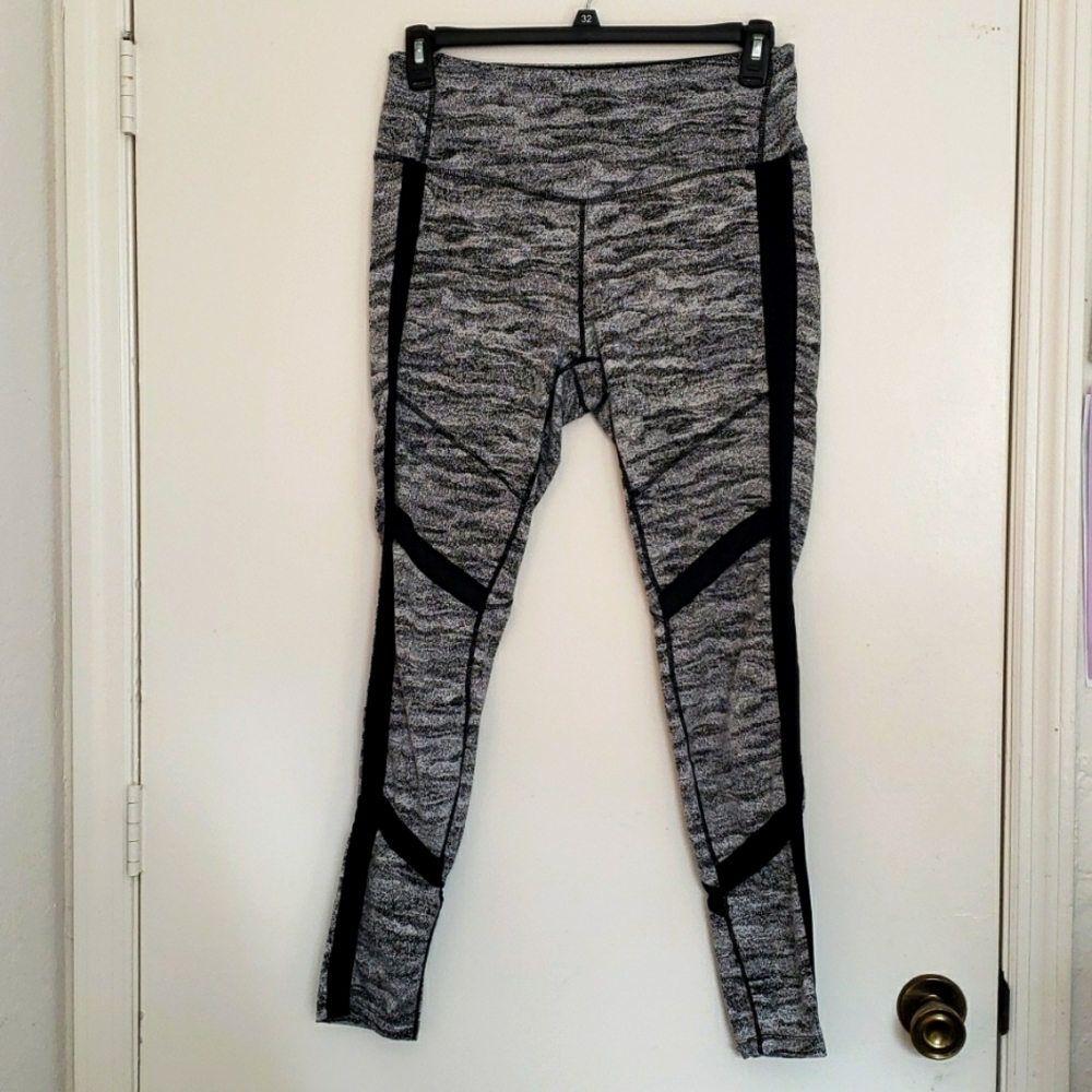 AVIA LEGGINGS SIZE L(12-14)